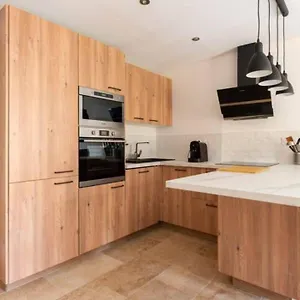 Appartement Le Marronnier 3: Superbe Au Coeur De La Petite Venise, LʼIsle-sur-la-Sorgue